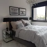 Luxury With Heated Pool, Jacuzzi & Rooftop Lounge