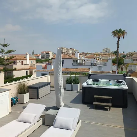 Luxury With Heated Pool, Jacuzzi & Rooftop Lounge Pmt22 * Torrevieja