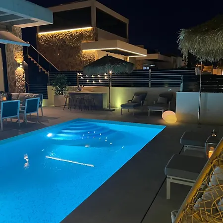 Villa Luxury With Heated Pool, Jacuzzi & Rooftop Lounge Pmt22 Torrevieja