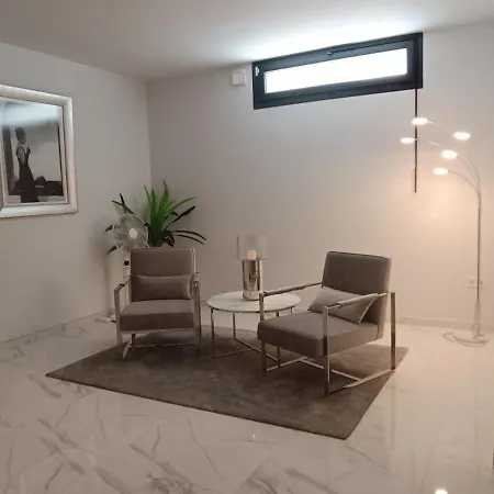 Pmt22 - Luxury With Private Heated Pool And Jacuzzi تورّيفيِخا