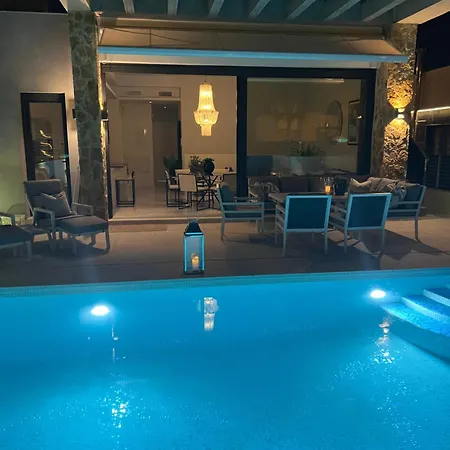 Pmt22 - Luxury With Private Heated Pool And Jacuzzi تورّيفيِخا