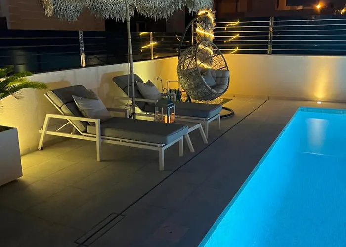 Luxury With Heated Pool, Jacuzzi & Rooftop Lounge Torrevieja