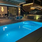Luxury With Heated Pool, Jacuzzi & Rooftop Lounge Villa *