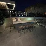 Luxury With Heated Pool, Jacuzzi & Rooftop Lounge *
