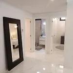 Villa Luxury With Heated Pool, Jacuzzi & Rooftop Lounge