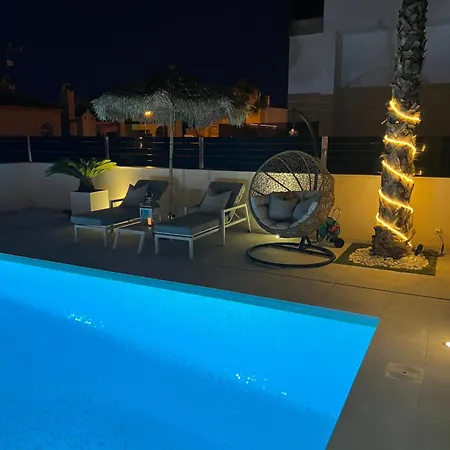 Luxury With Heated Pool, Jacuzzi & Rooftop Lounge